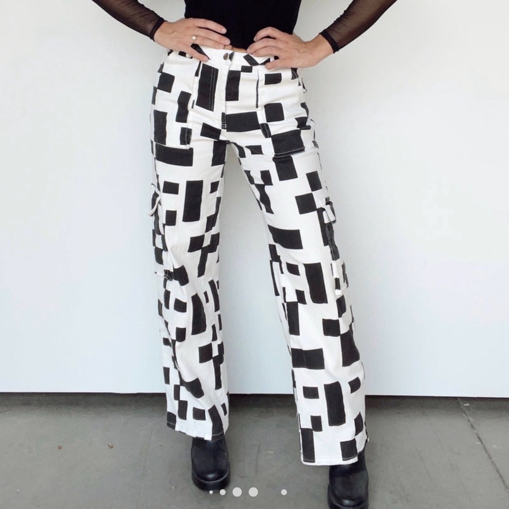 Stylish Black and White Geometric Women's Pants
